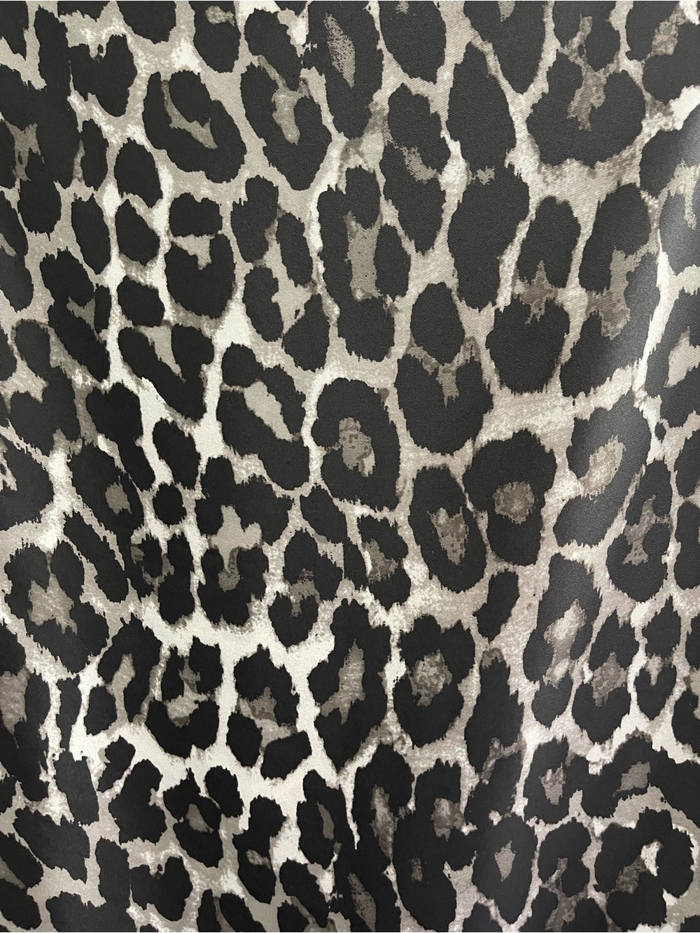 Coach Black & White Leopard Silk Scarf
NWT 36 x36 - Picture 3 of 6
